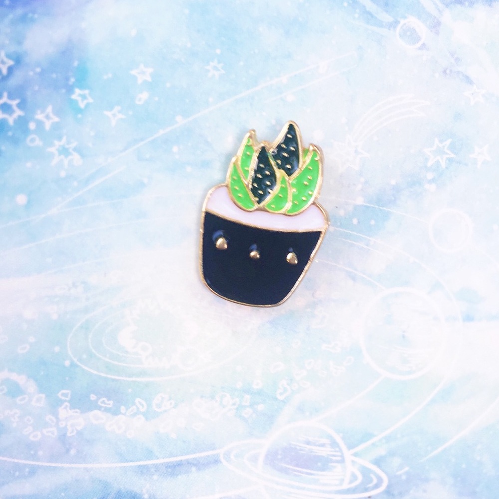✨ Succulent Pin ✨ - Picture 3 of 5